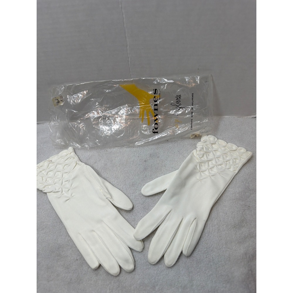 NOS VTG Fownes Gloves Women 7.5-8.5 White Enchante Antron Smocked Cuff Bridal